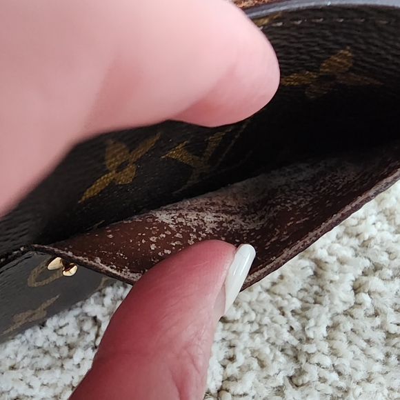 Luis Vuitton Sara Wallet - Picture 16 of 16